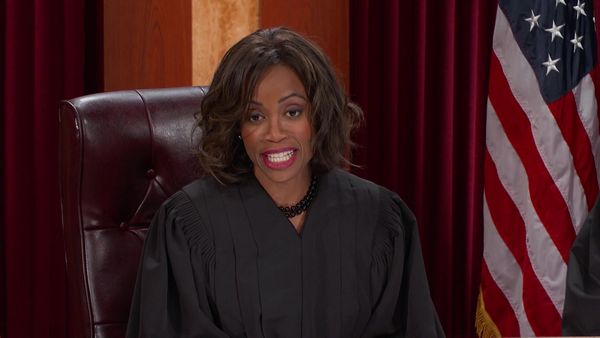 Hot Bench - Explicit Photos Lure Vietnam Vet?; I Don't Flirt With Short Women!
