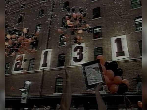 Great Games - Cal Ripken Jr. breaks Lou Gehrig's mark