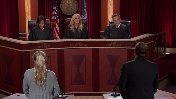 Hot Bench - Headed Over a Cliff!; Bulldog vs. Chihuahua