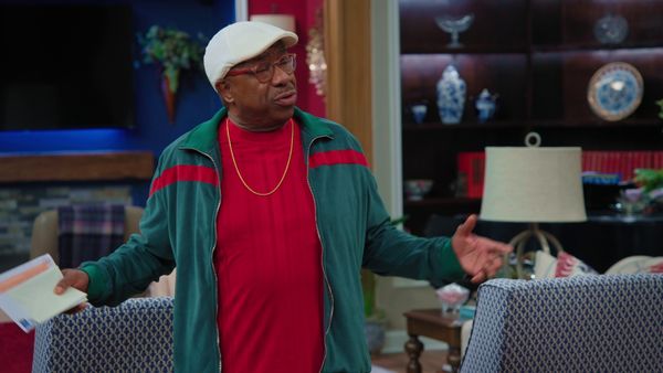 Tyler Perry's Assisted Living - Golpe baixo