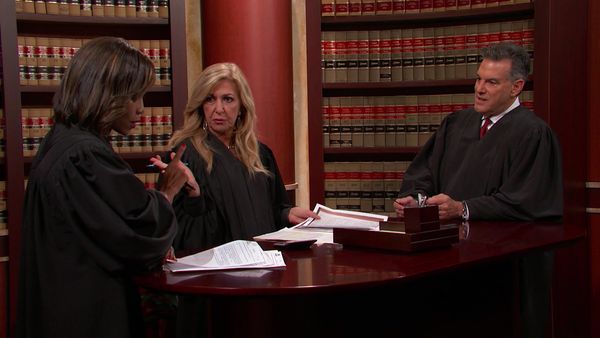 Hot Bench - Secret Vacation, Public Break-Up!; ATV Theft or Scam?