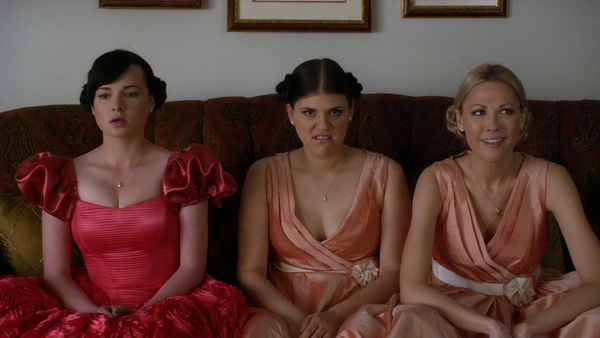 Awkward - Mordre la poussière