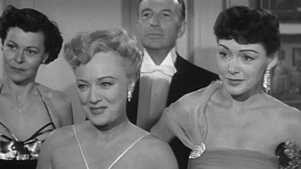 The Abbott and Costello Show - In Society