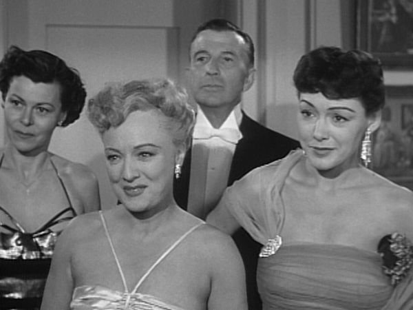The Abbott and Costello Show - In Society