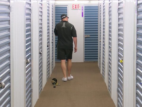 Storage Wars: Northern Treasures - Shlock Therapy