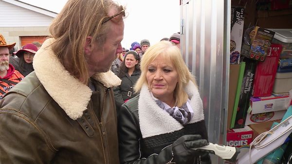 Storage Wars: Northern Treasures - Ursula Goes Bananas!