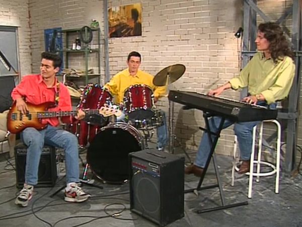 Hélène et les garçons - La chose