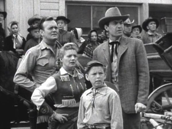 Annie Oakley - Annie and the Mystery Woman