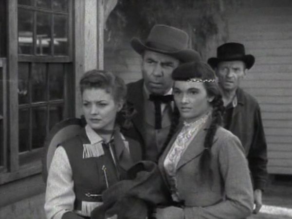 Annie Oakley - Ambush Canyon