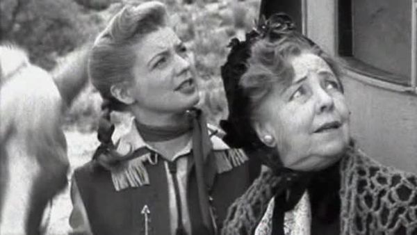 Annie Oakley - Annie and the Silver Ace