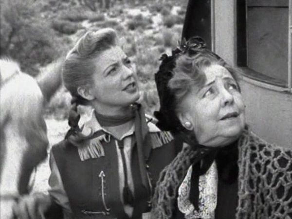 Annie Oakley - Annie and the Silver Ace