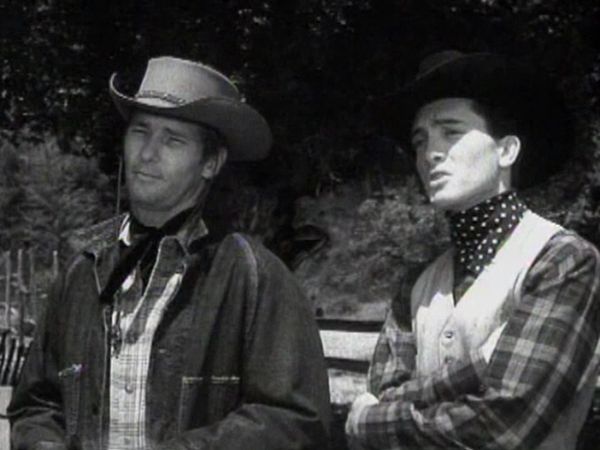 Annie Oakley - Dilemma at Diablo