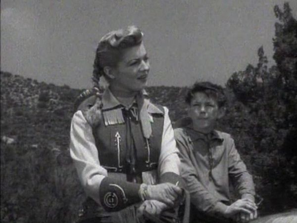 Annie Oakley - Annie and Leprechauns