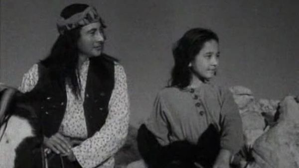 Annie Oakley - Annie Rides the Navajo Trail