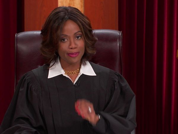 Hot Bench - Trailer Trauma!; Shopping Spree Madness?