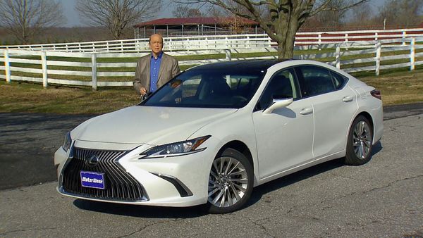 Motor Week - 2019 Lexus ES & Comparison Test Midsize Trucks
