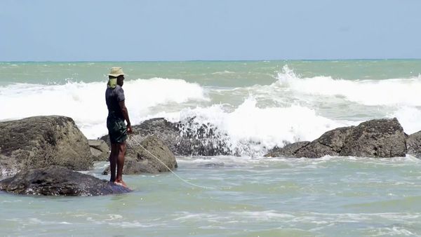 Latitude, Longitude - Mata de São João e as Histórias que Nascem na Praia