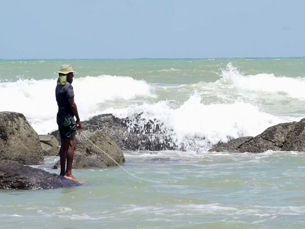 Latitude, Longitude - Mata de São João e as Histórias que Nascem na Praia