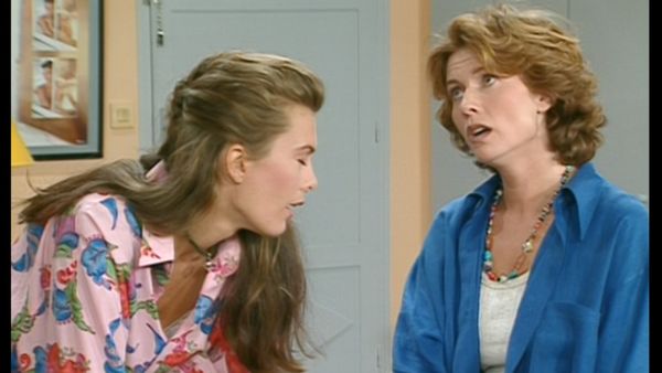 Les filles d'à côté - Un appartement de rêve