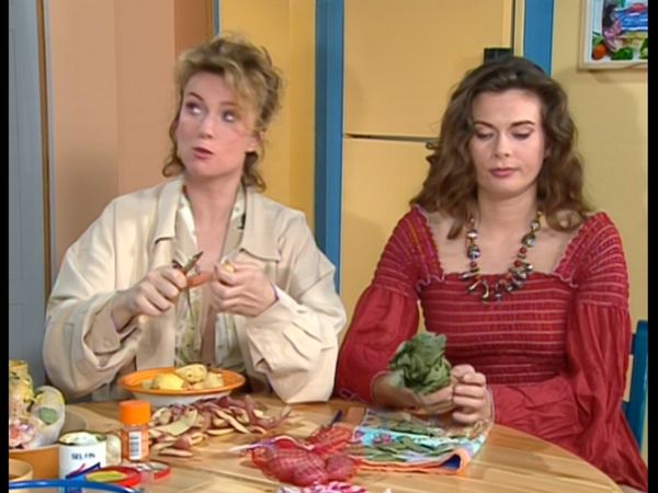 Les filles d'à côté - Super copine