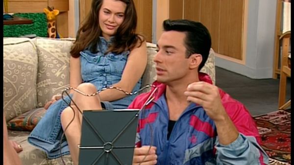 Les filles d'à côté - Marié, sans enfant