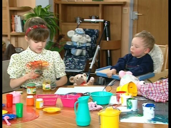 Les filles d'à côté - Baby-sitting
