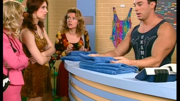 Les filles d'à côté - Les naufragés