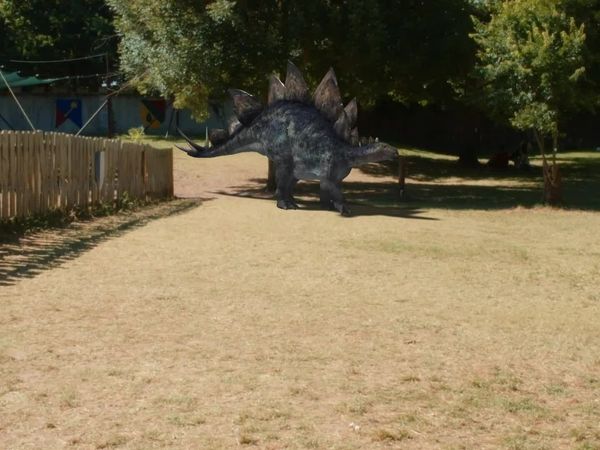 T-rex ranch - Enfrentamiento de dinosaurios