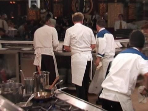 Hell’s Kitchen en español - 11 Chefs Compiten