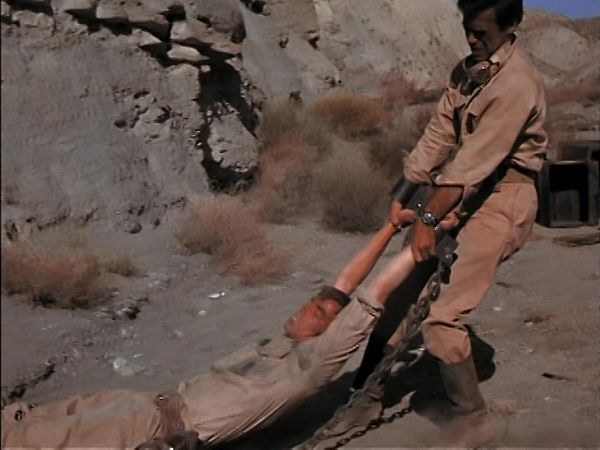 The Rat Patrol - The Chain Of Death Raid