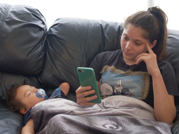 Teen Mom: Young & Pregnant - Demonios luchando