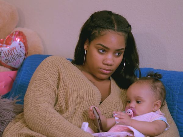 Teen Mom: Young & Pregnant - Vive rápido, tinte joven