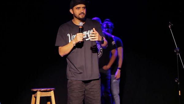 4 Amigos: Fila de piadas - Profissão