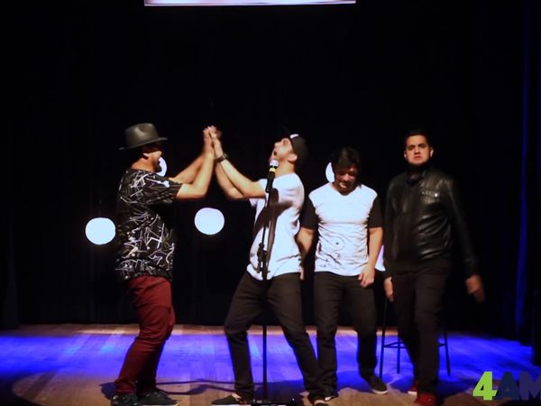 4 Amigos: Fila de piadas - THE MÃE
