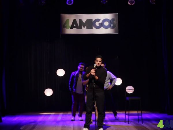 4 Amigos: Fila de piadas - Eleições