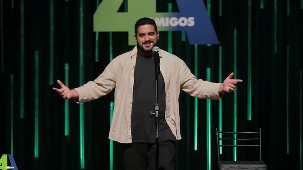 4 Amigos: Fila de piadas - Adultos