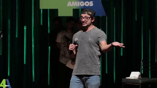 4 Amigos: Fila de piadas - THE HOSPITAL