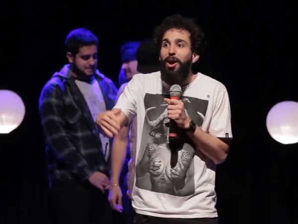 4 Amigos: Fila de piadas - Redes sociais