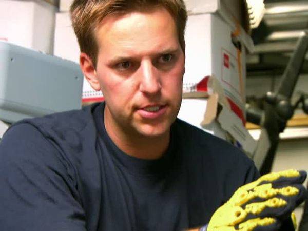 Auction Hunters - Home on the Gun Range