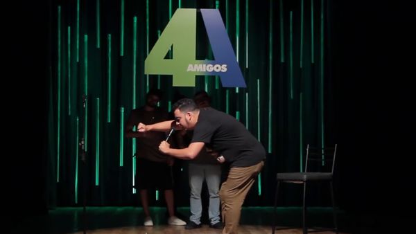 4 Amigos: Fila de piadas - Bullying