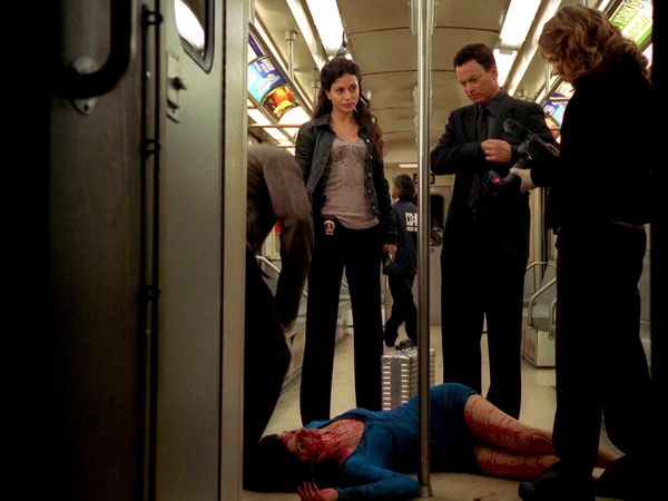CSI: New York en español - Asesinato en el tren azul