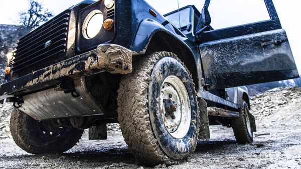 4x4 - Das Allrad Magazin - Land Rover. Der Weltenbummler
