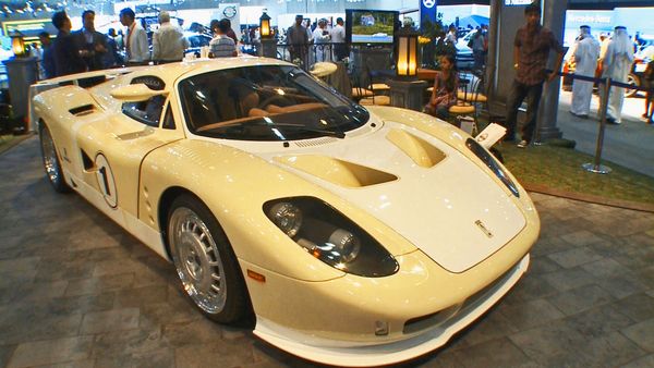 On Tour - Dubai Motorshow