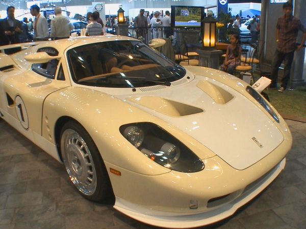 On Tour - Dubai Motorshow