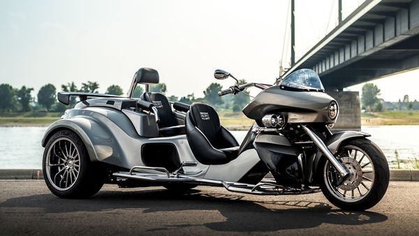 Motorcycles - Trikes