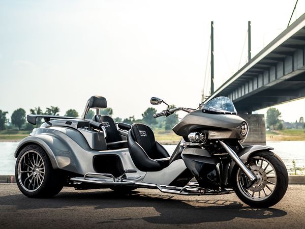 Motorcycles - Trikes