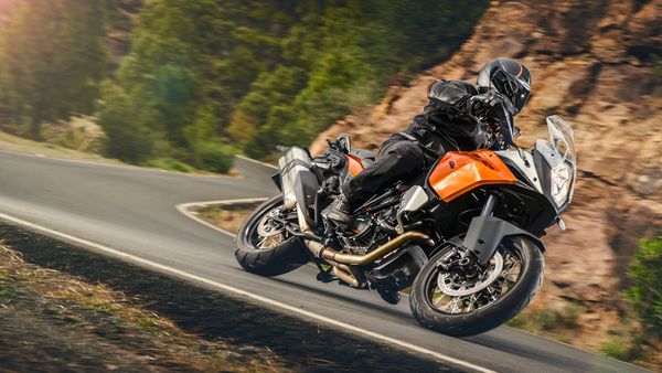 Motorcycles - KTM 990 Adventure