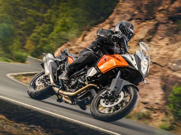 Motorcycles - KTM 990 Adventure