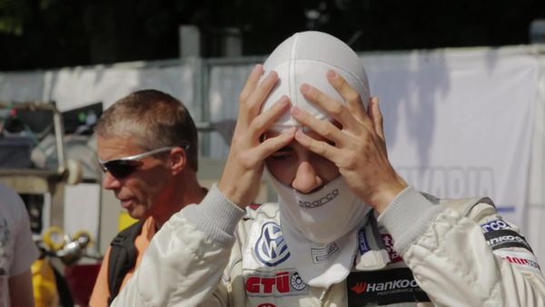 Los Novatos: El duro camino hacia la Pole Position - Episodio 4