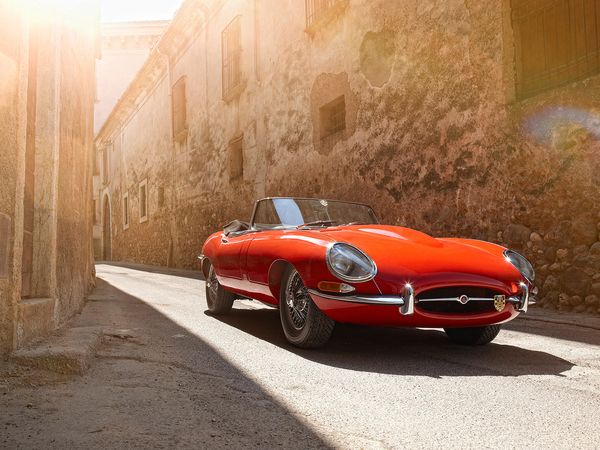 Car History - Jaguar E-Type